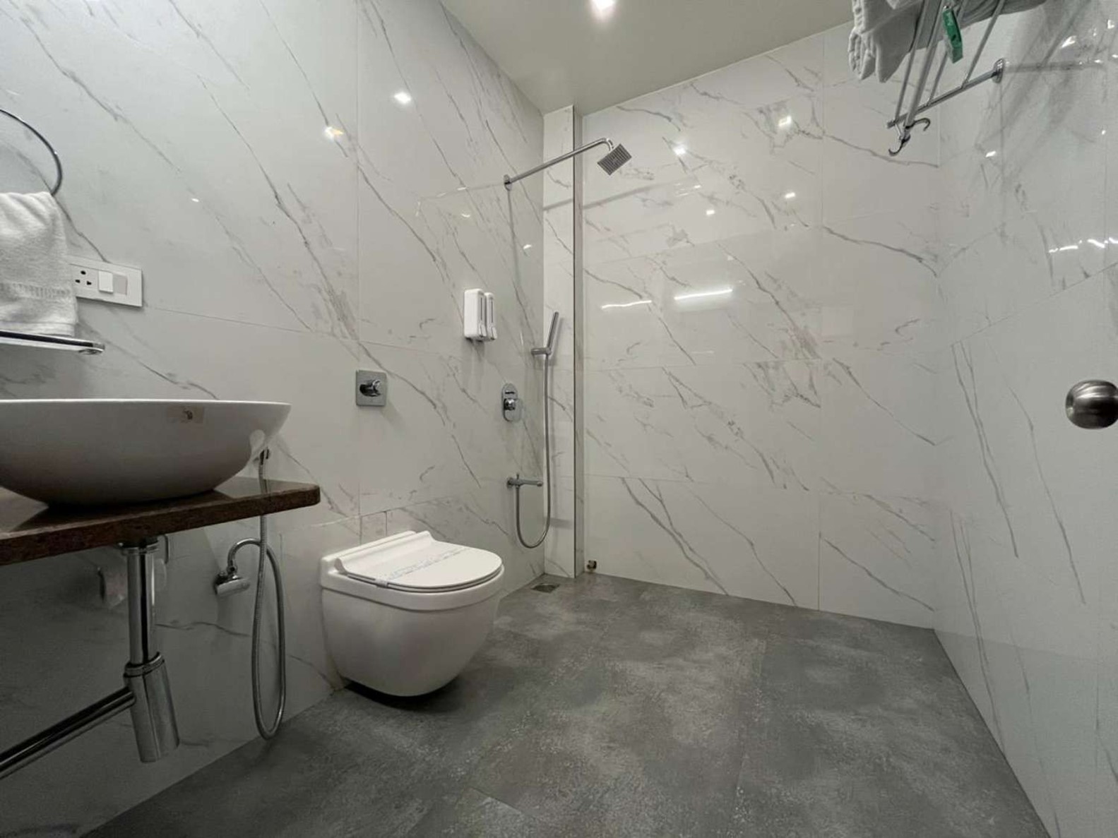Executive Bathroom